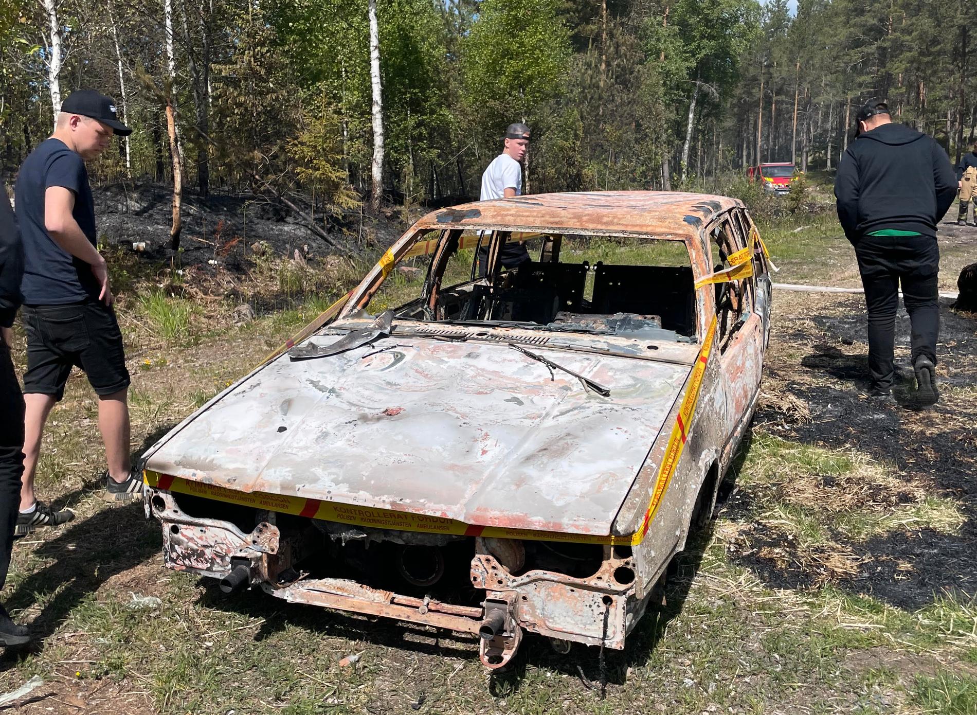 Jonathan Lindgrens bil blev stulen och är nu misstänkt för att ha startat en stor skogsbrand i Finspång.