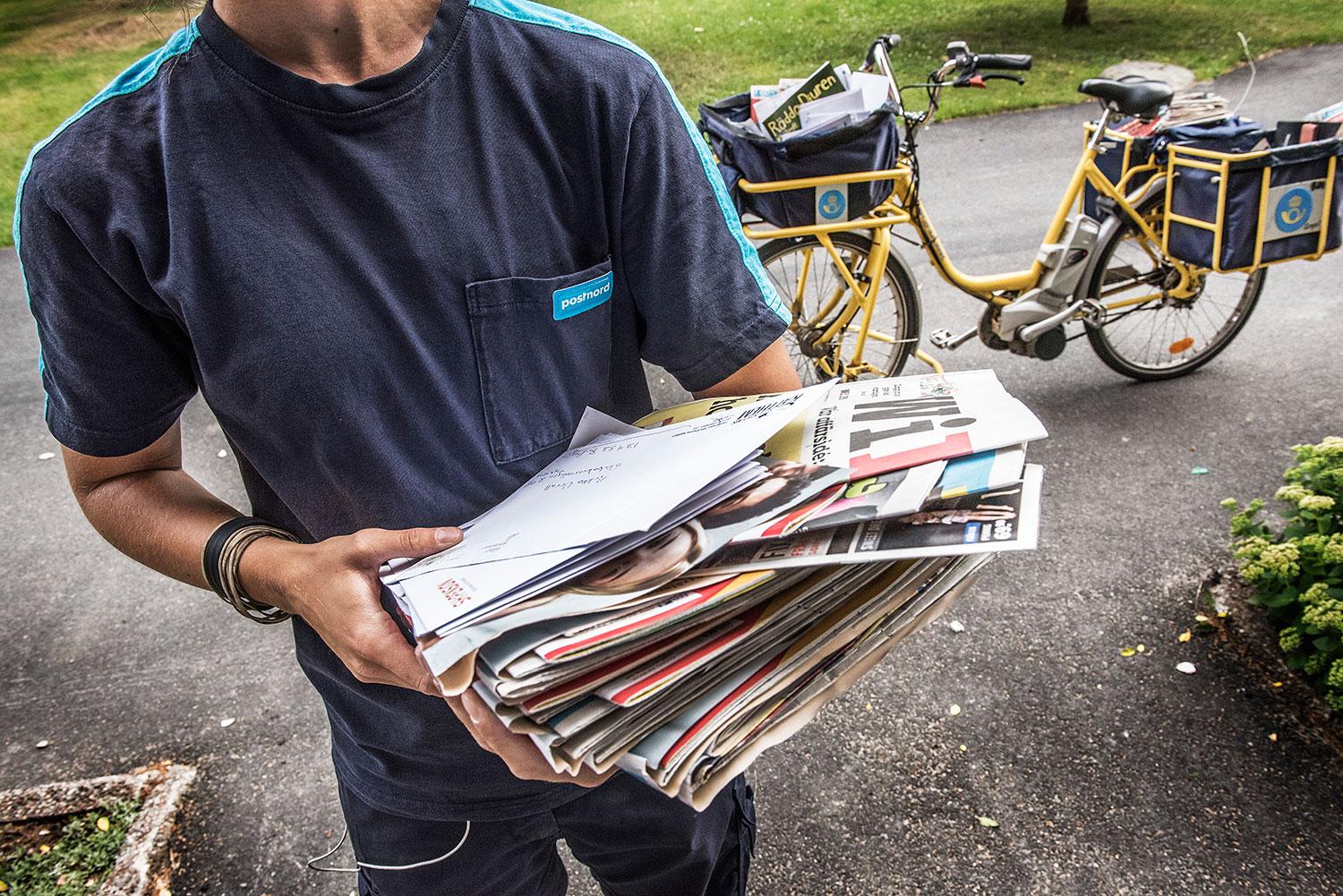 Cyklande brevbärare på postnord får sparken efter 40 år - saknar körkort