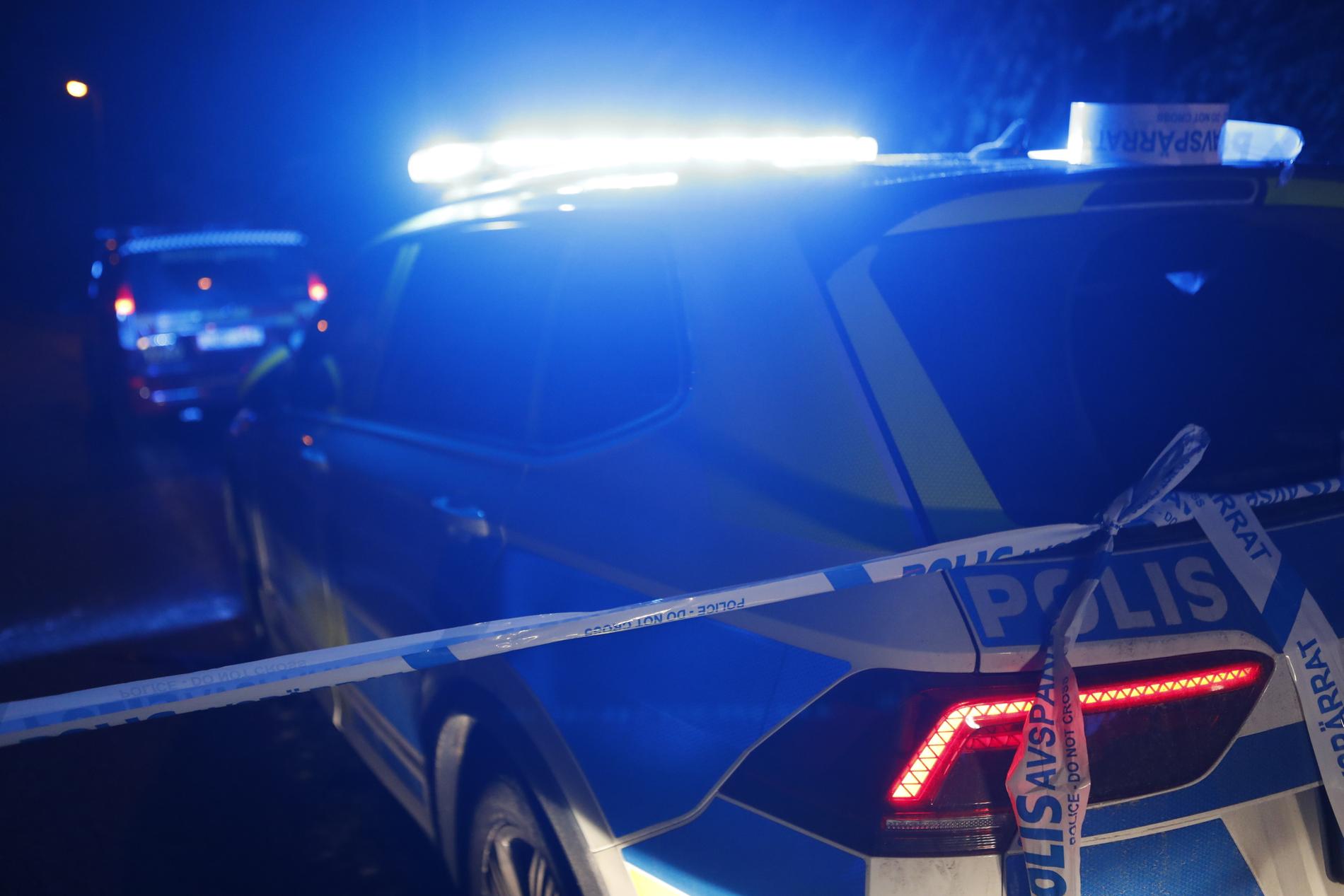 Polis har genomfört en större insats i Borås, där vapen och narkotika beslagtagits. Tre personer har anhållits. Arkivbild.