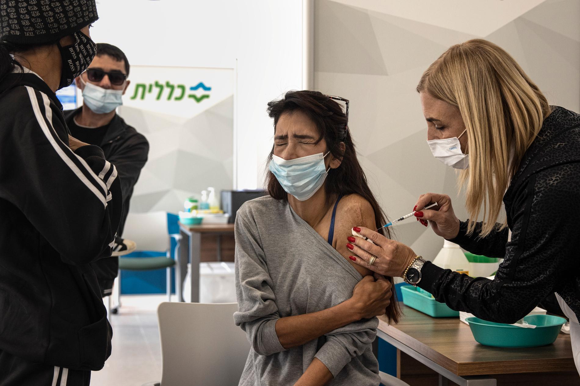 Vaccinering pågår i Dimona i södra Israel. Arkivbild.