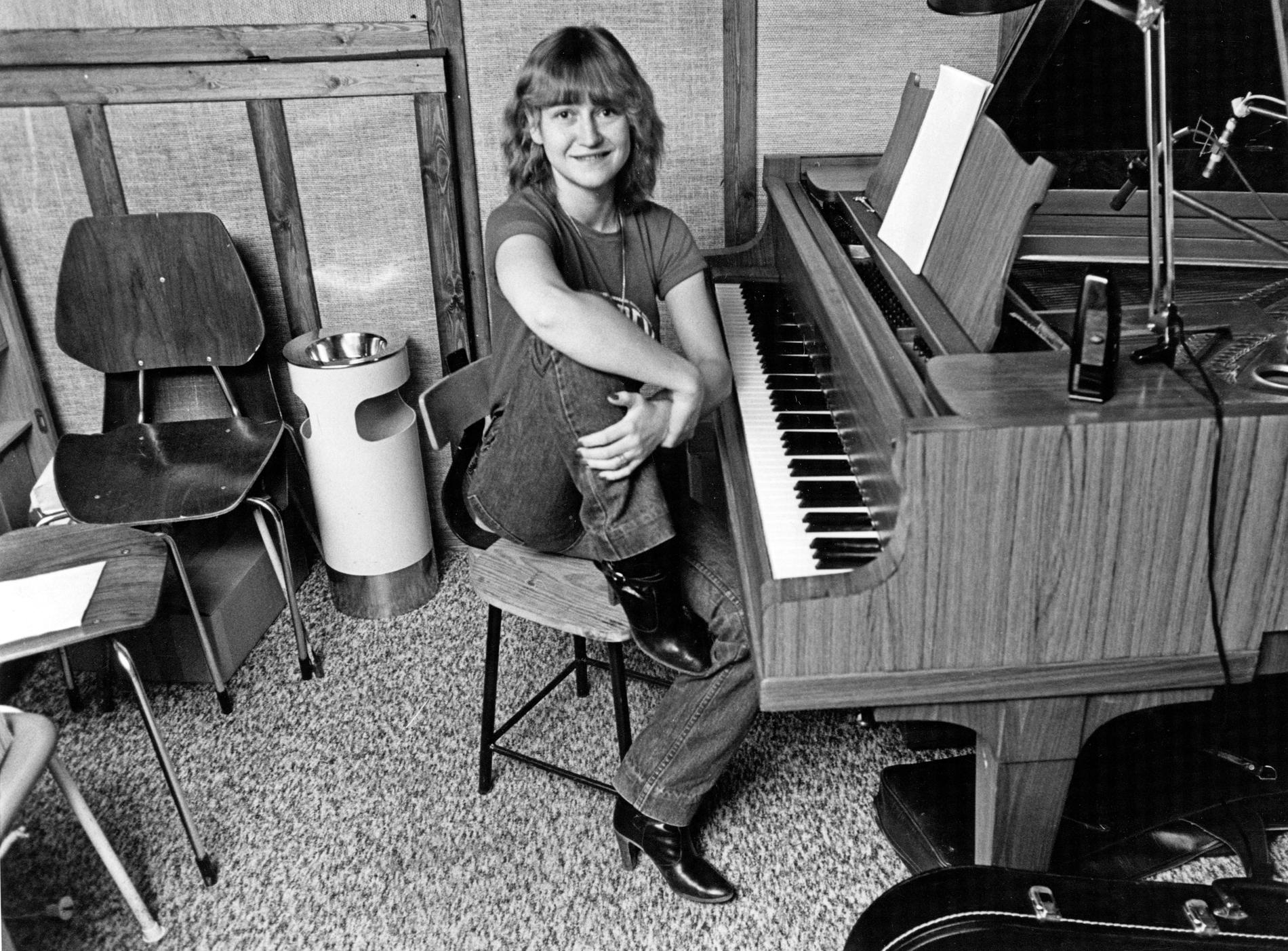 Liza Öhman 1980 inför solodebuten i Melodifestivalen med ”Hit men inte längre”.