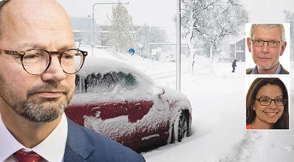 det är beklämmande att infrastrukturminister Tomas Eneroth drar benen efter sig när uppenbart farliga brister i regelverket för snöröjning har blottats, skriver Anders Åkesson och Helena Lindahl (C).
