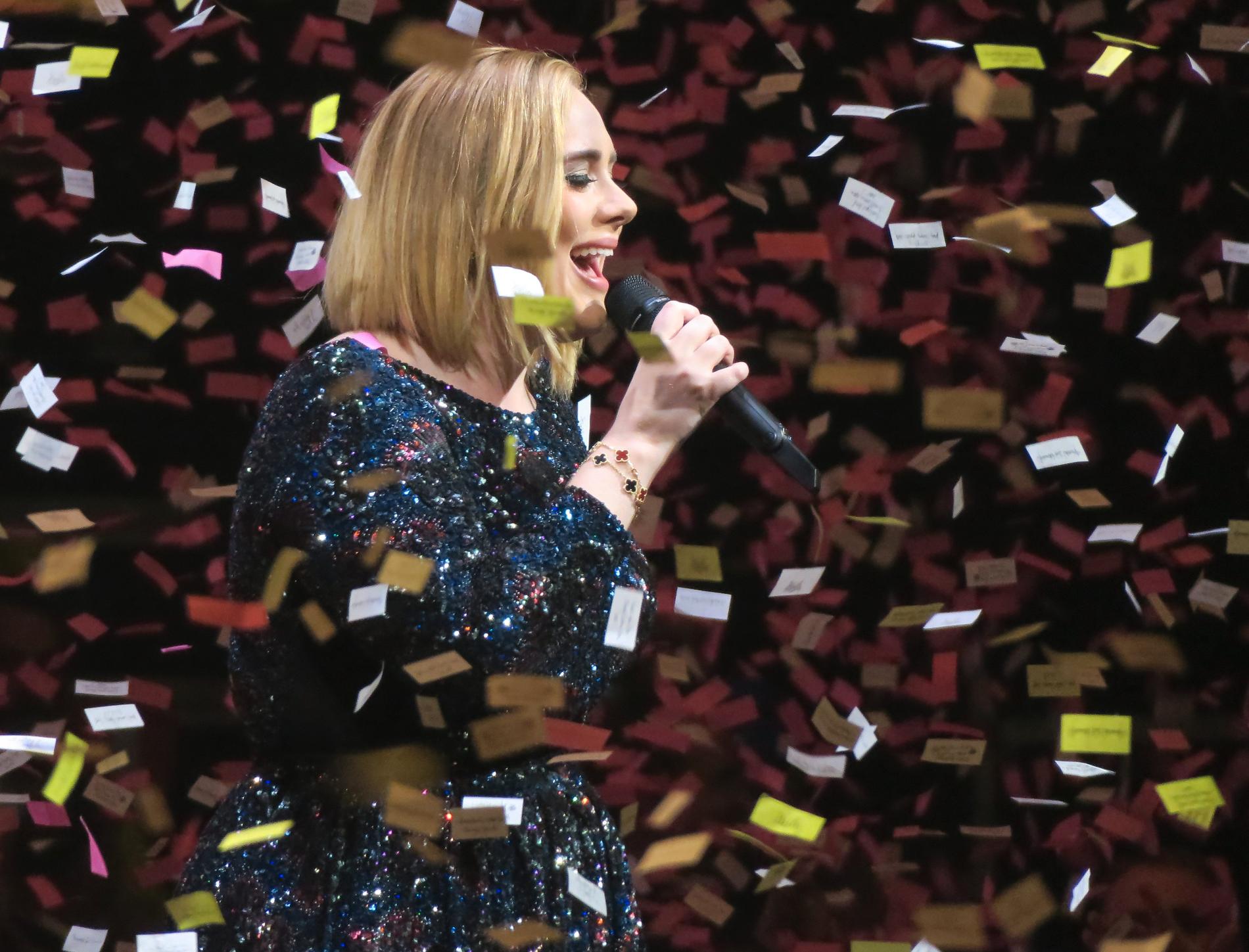 Adele under konserten i Nashville