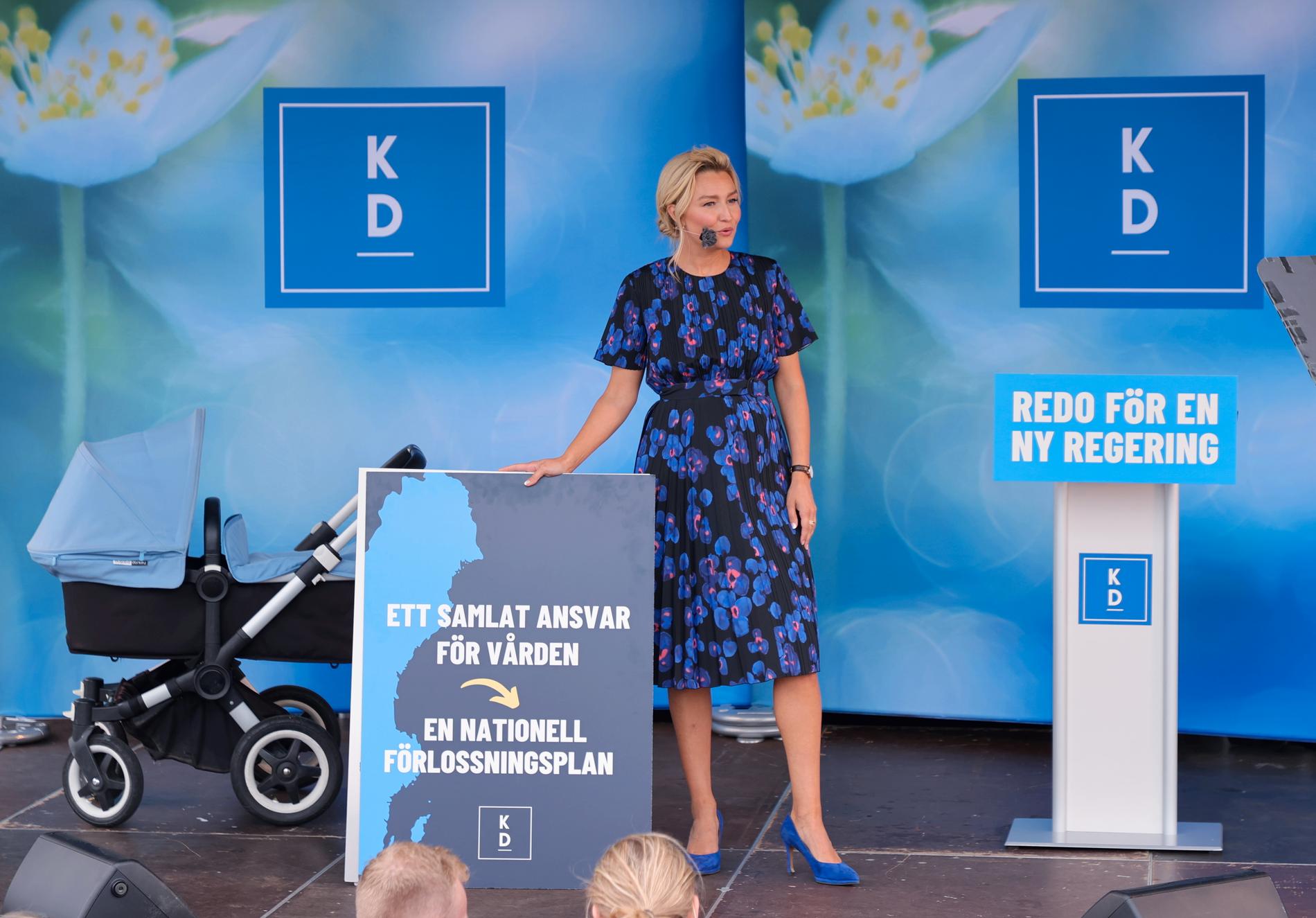 Vissa förlossningskliniker som lagts ned bör återöppnas, anser KD. Partiledare Ebba Busch nämner Kiruna, Sollefteå, Mora och Karlskoga.