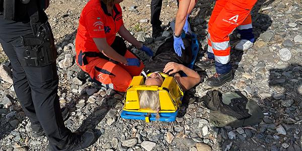 Jennifer Oscarsson låg orörlig på marken efter ridolyckan i Spanien.