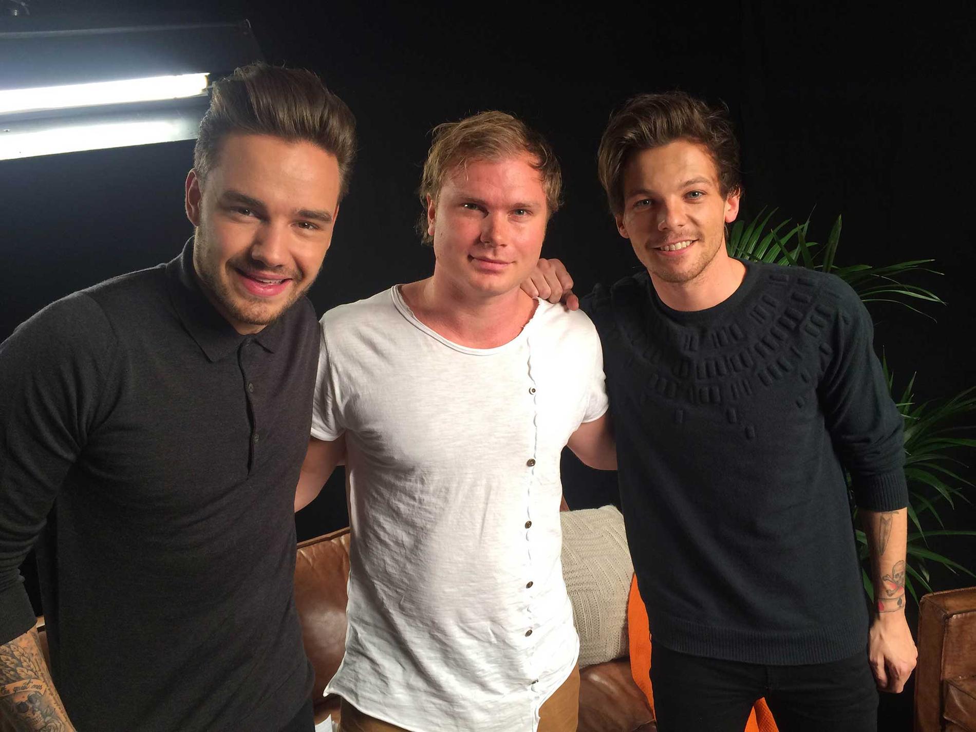 Nöjesbladets Petter Larsson (i mitten) träffade Liam Payne och Louis Tomlinson från One Direction i London.