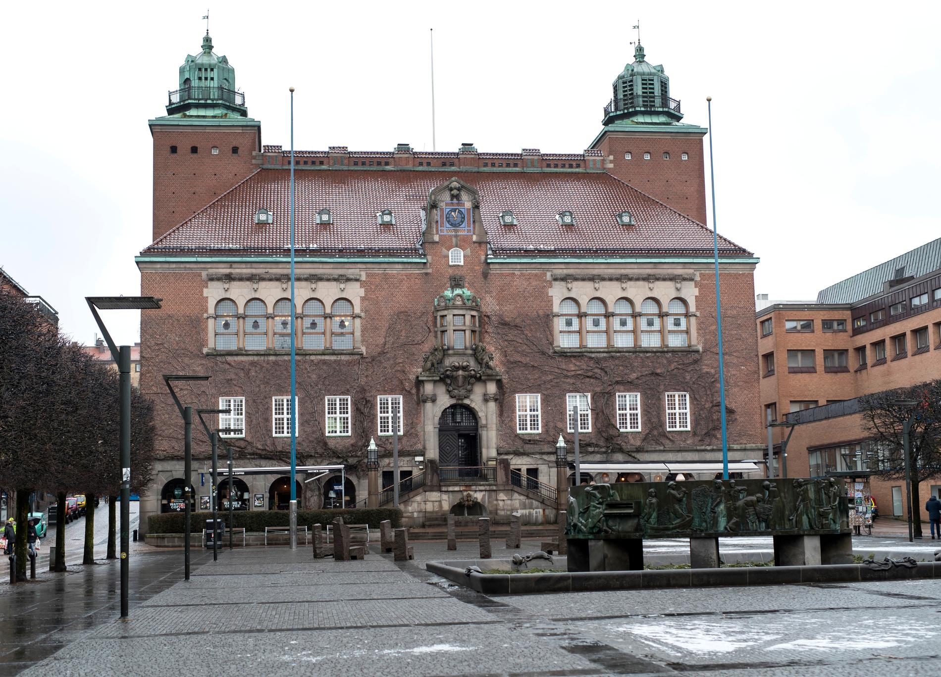 En man döms av Borås tingsrätt till flera års fängelse för att ha våldtagit kvinnor och utsatt djur för övergrepp. Arkivbild.