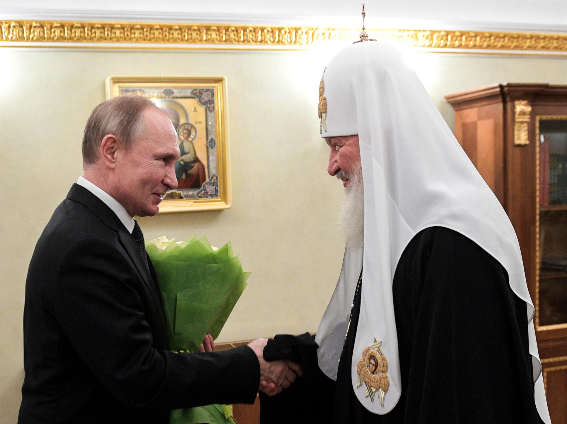 Patriarken har flera gånger visat sitt godkännande av Putins krig.