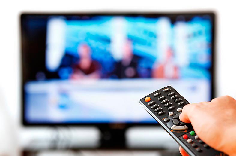 Svenskarna väljer tv före internet. Foto: Thinkstock