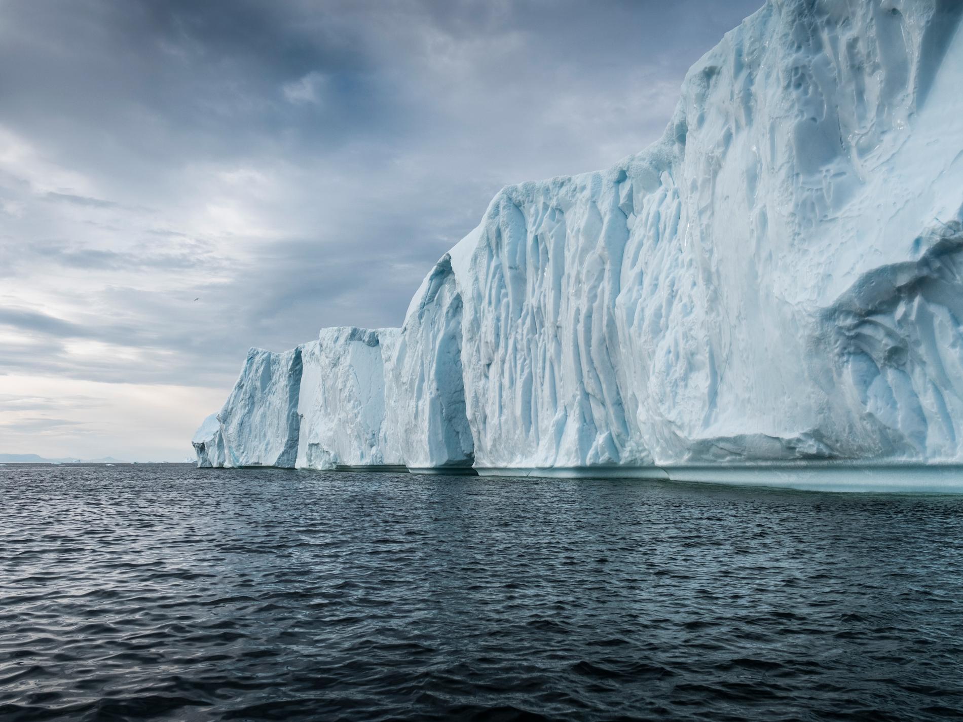 Studie: Inlandsisen på Grönland rör sig snabbare