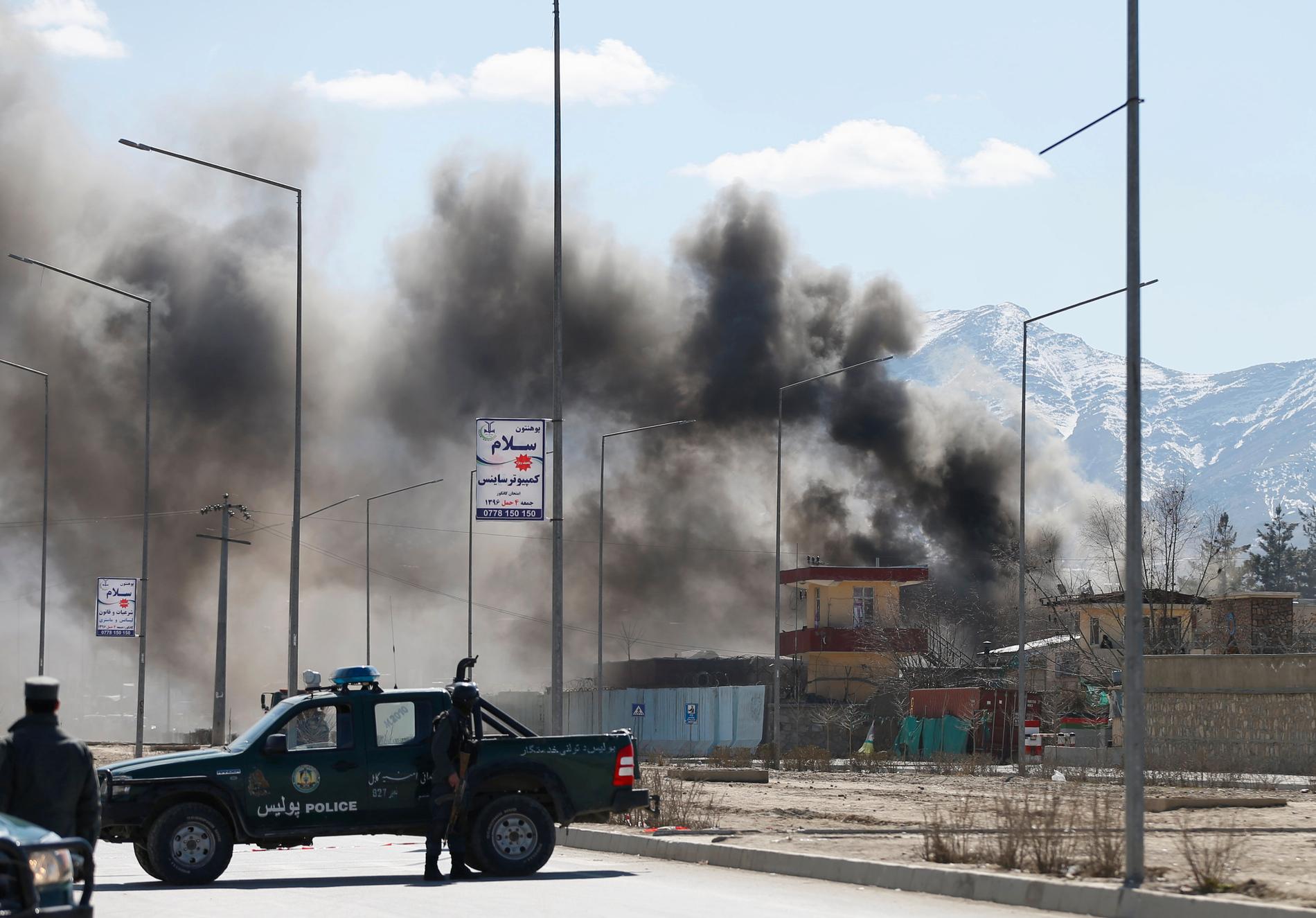Flera explosioner har skakat Afghanistans huvudstad Kabul.