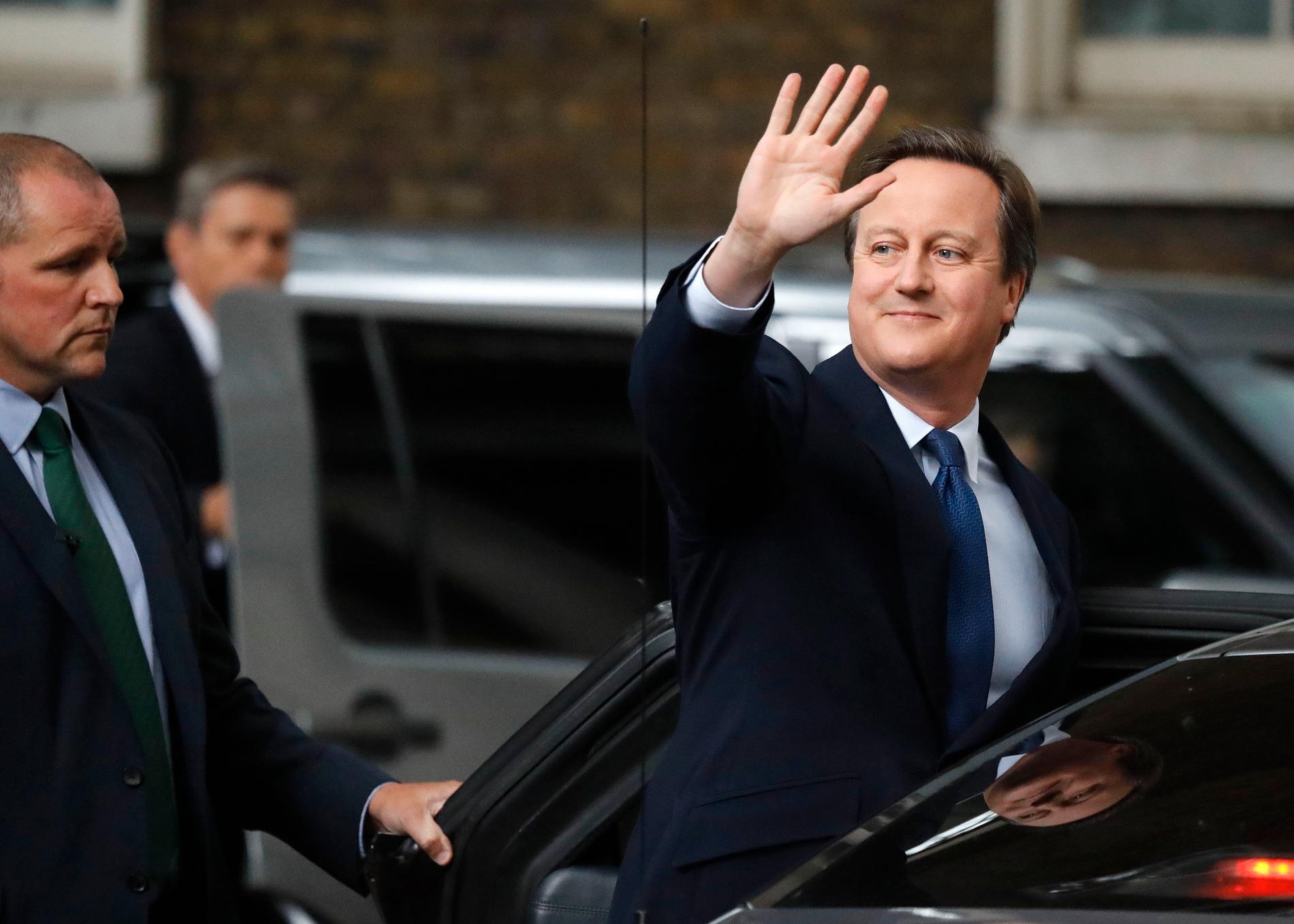 Det brittiska folkets beslut att lämna EU i folkomröstningen 2016 fick dåvarande premiärministern David Cameron att också lämna – sitt jobb. Den 13 juli 2016 for han till drottningen för att avgå.