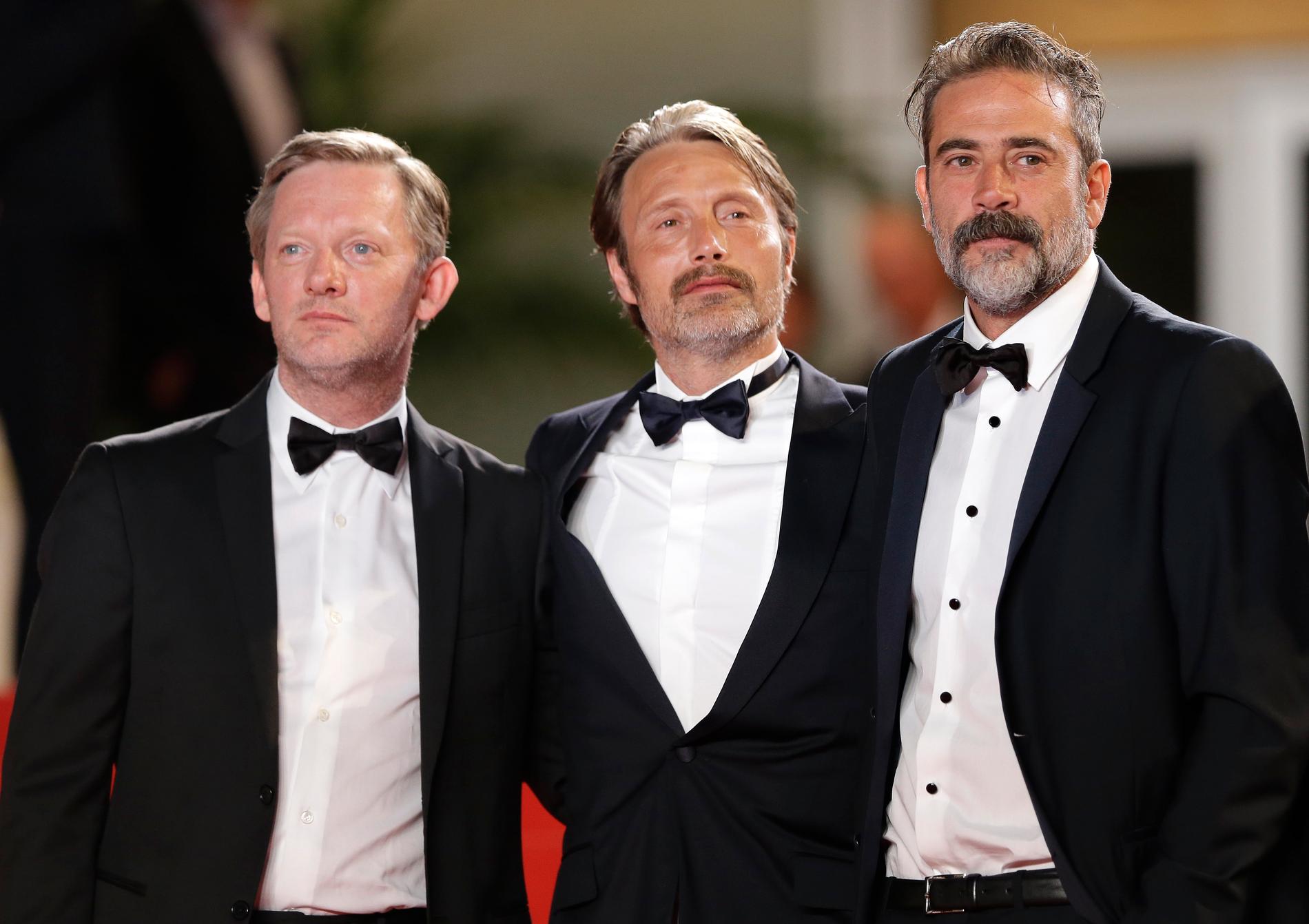 Douglas Henshall (till vänster) tillsammans med Mads Mikkelsen och Kristian Levring under festivalen i Cannes 2014. Arkivbild.