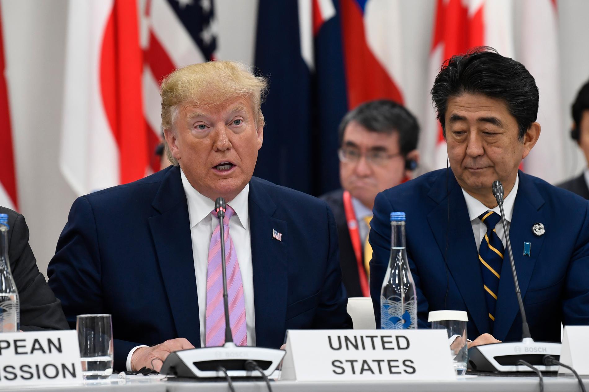 Donald Trump under G20-mötet i Japan. Här tillsammans med Japans premiärminister Shinzo Abe.