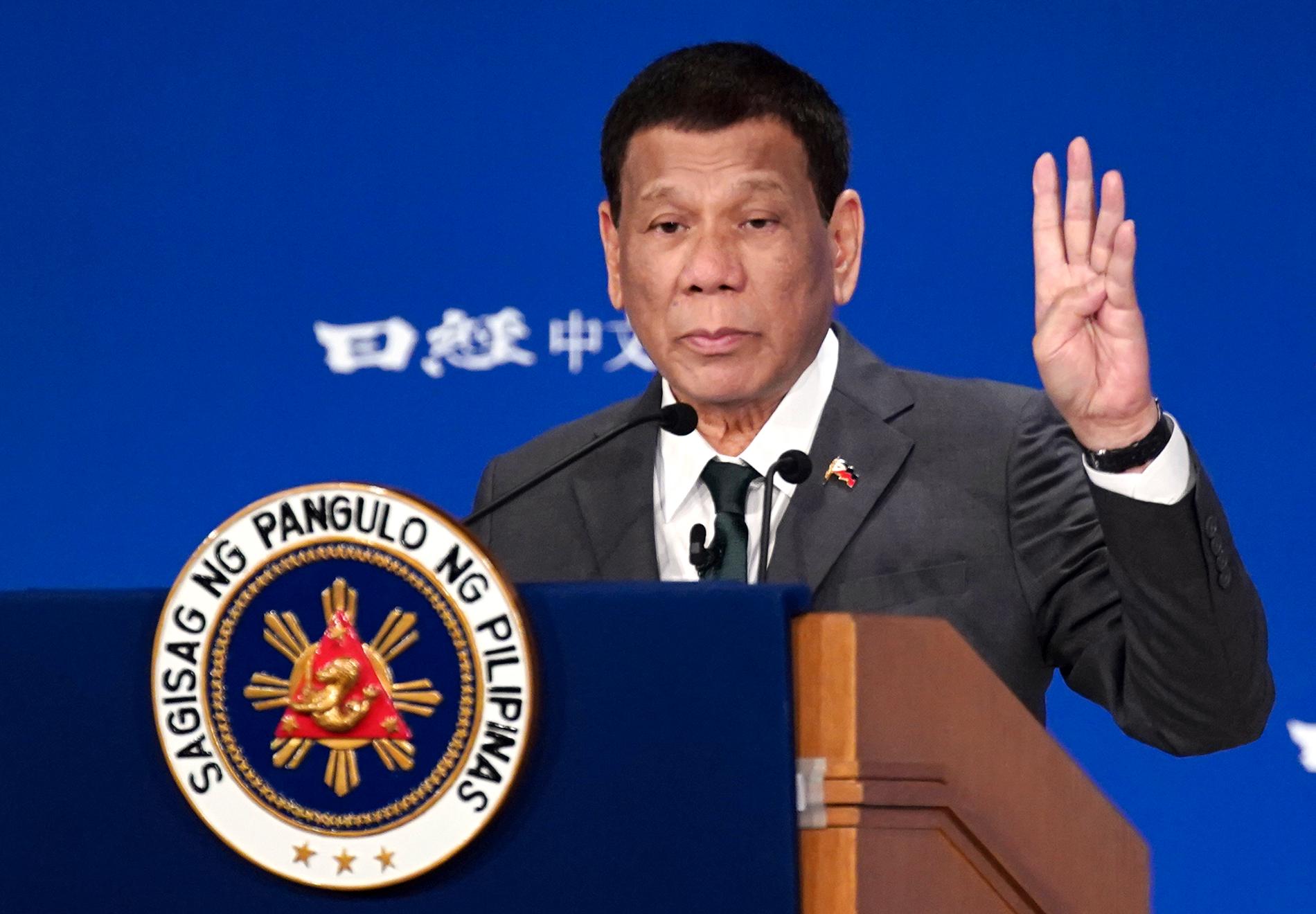 Filippinernas president Rodrigo Duterte hotar sina motståndare med fängelse. Arkivbild.