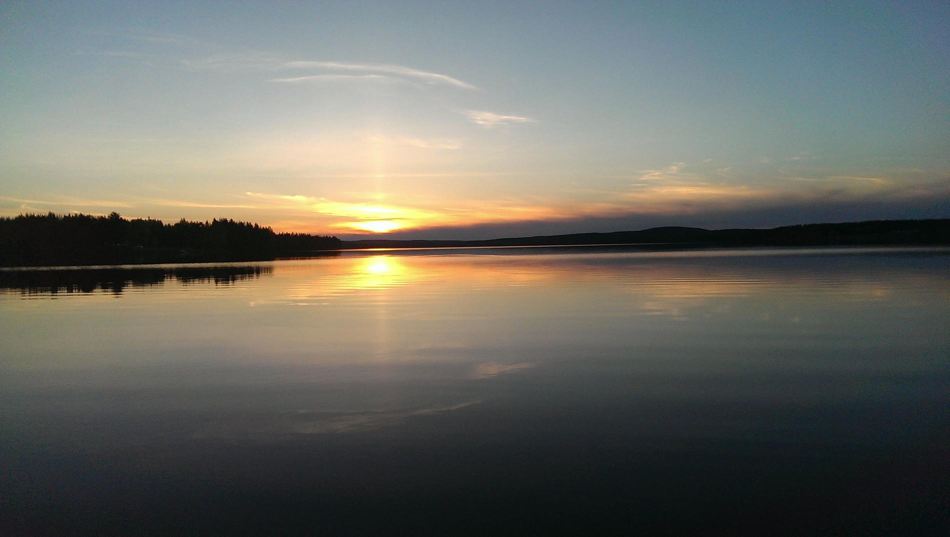 Midnattssolen över Koutojärvi