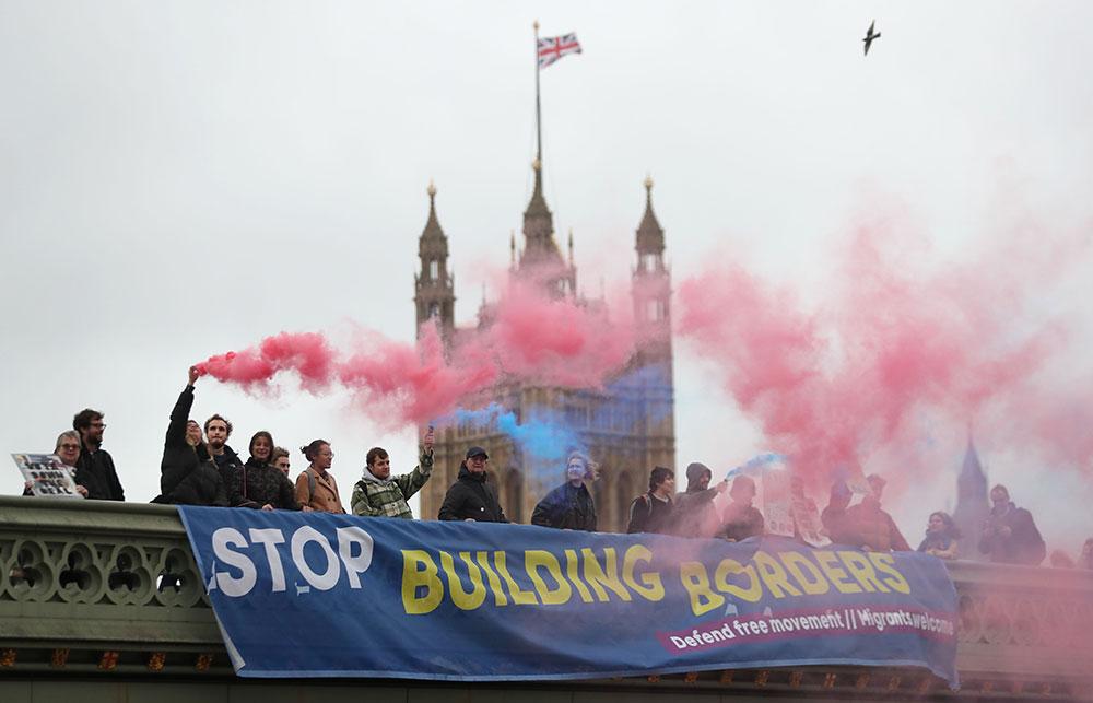 Anti-Brexit-demonstrationer på Westminster bridge i London.