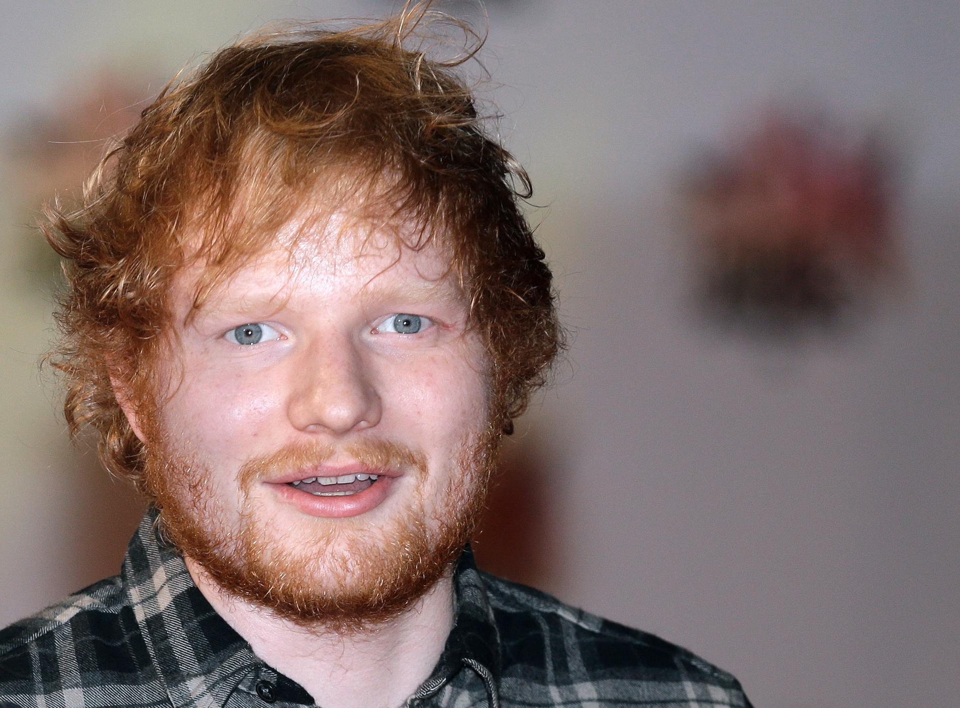 Ed Sheeran blir gudfar till James Blunts son.
