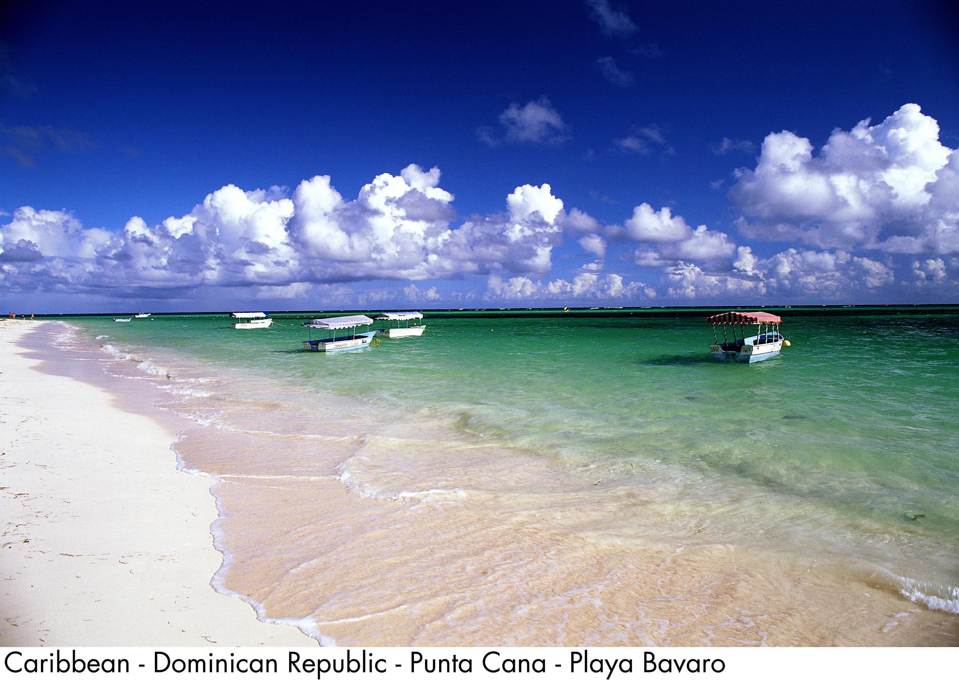 PUNTA CANA, DOMINIKANSKA REPUBLIKEN Populära Punta Cana lockar allt från barnfamiljer till soloresenärer. Stränderna uppfyller verkligen de flestas drömbild av Karibien med ljus, len sand, klart vatten och vajande palmer.