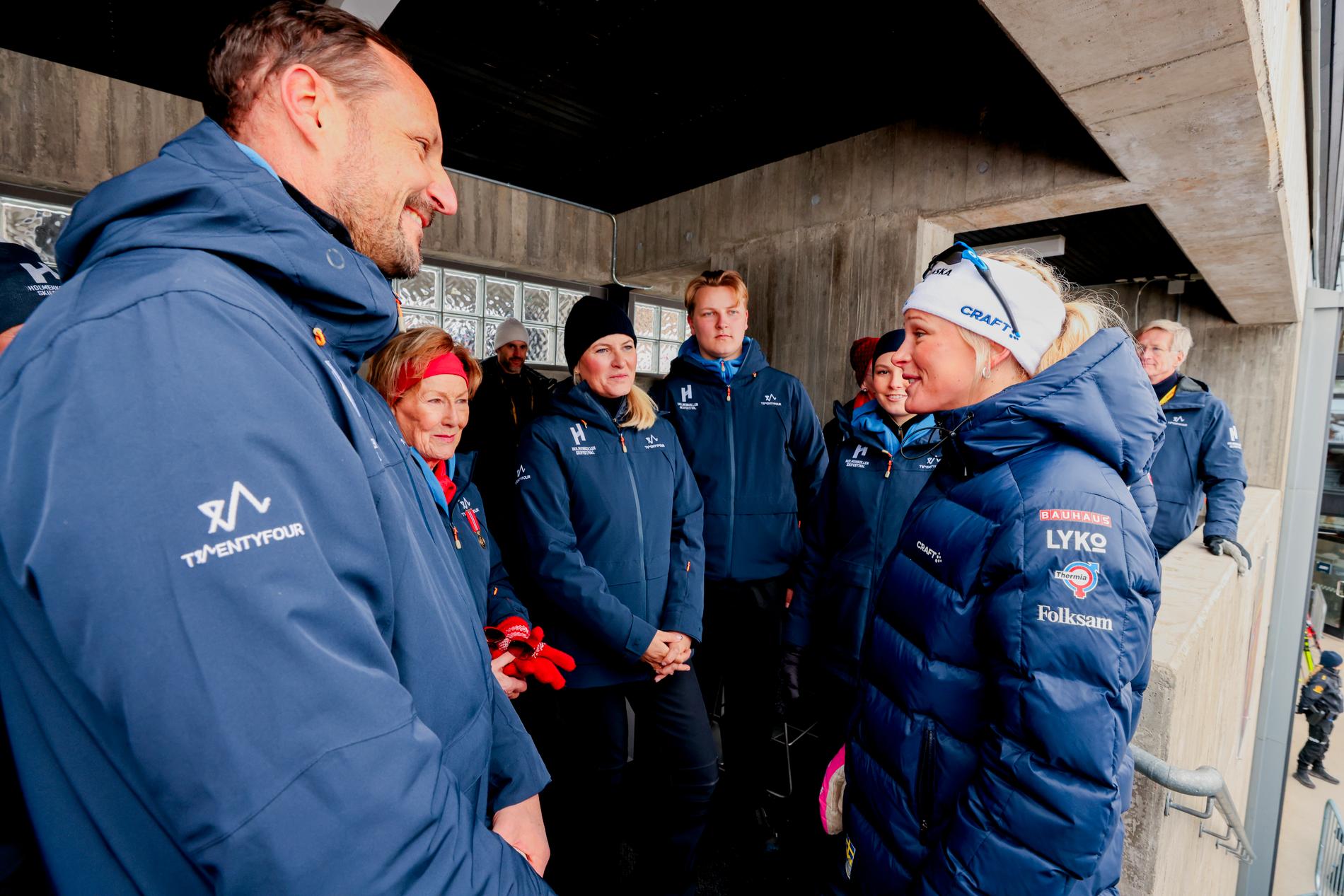 Frida Karlsson träffar norska kronprinsparet Haakon och Mette-Marit.