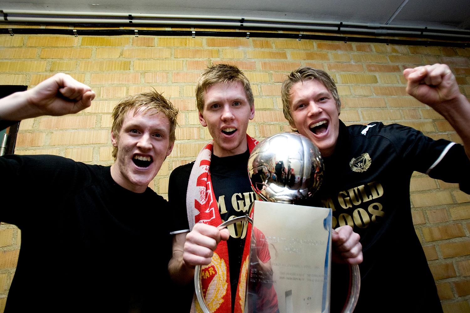 Rasmus, David och Viktor Elm efter SM-guldet 2008.