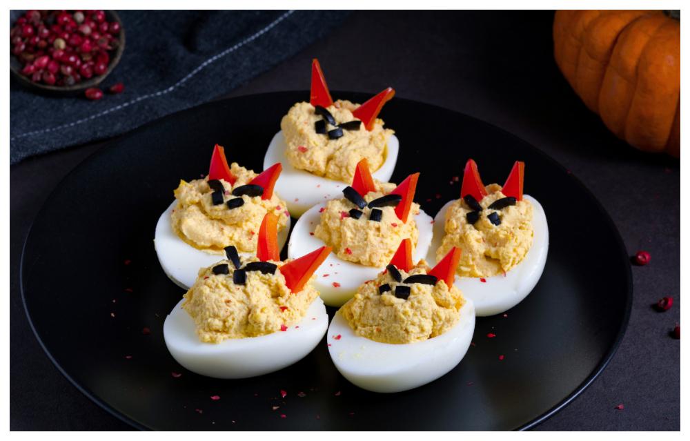 Djävulska ägg – läskig men mumsig halloween-mat. 