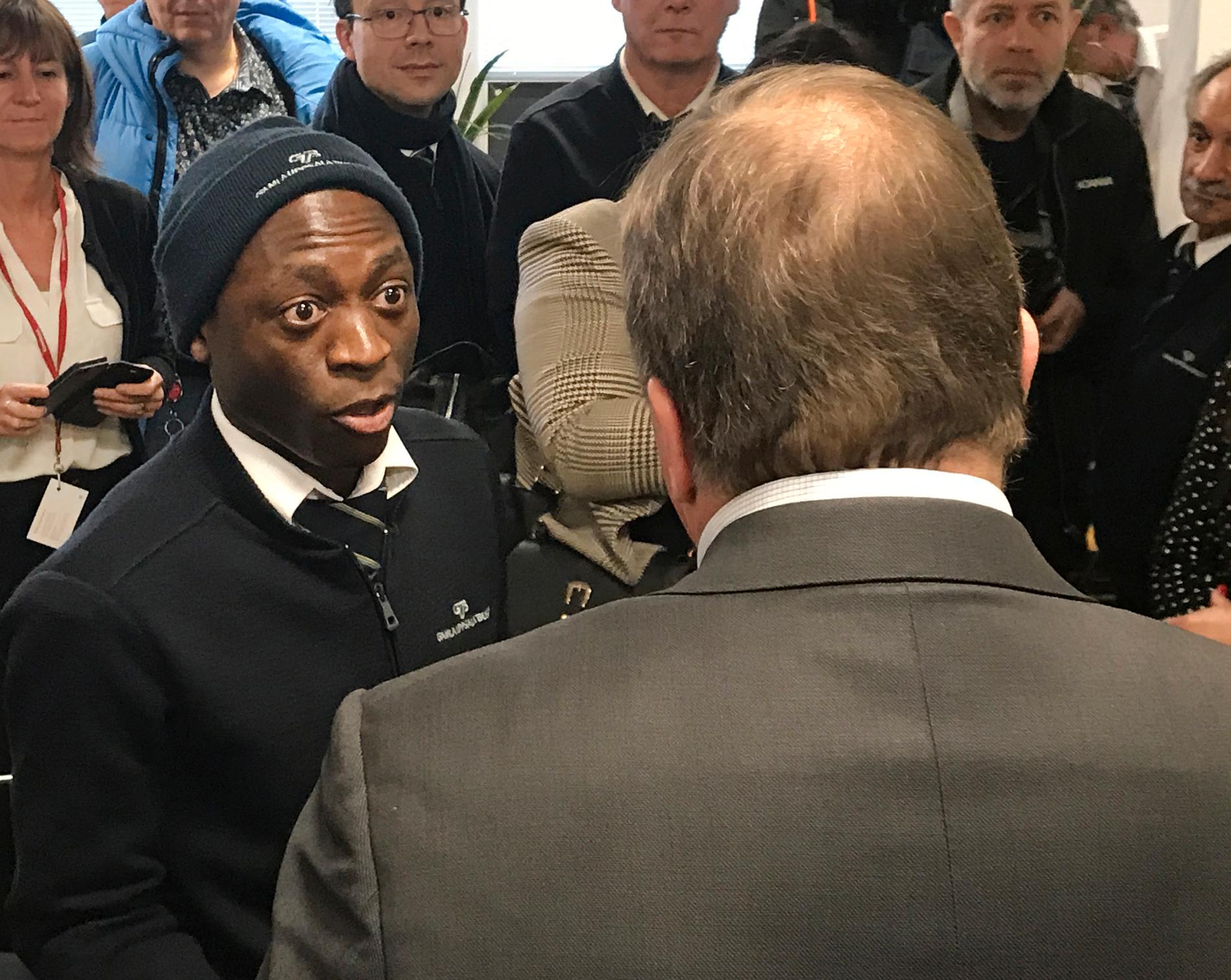Moses Kigundu, bussförare i Uppsala, frågar statsministern om varför det inte blir några kännbara konsekvenser för dem som angriper bussförare.