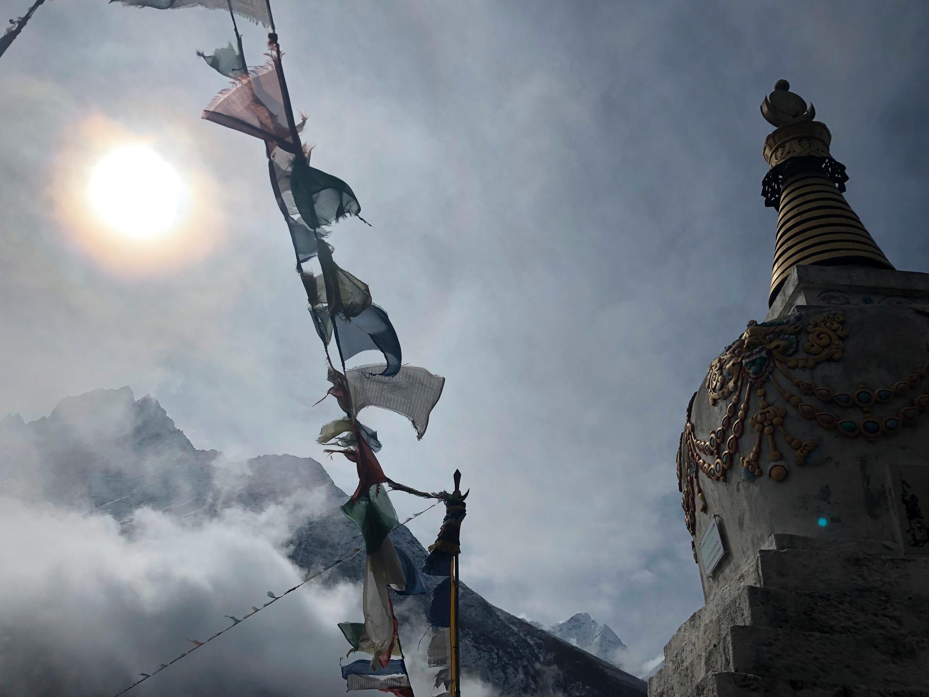 Det har varit en svart vecka på Mount Everest. Under lördagen steg veckans dödstal till åtta efter att en brittisk man mist livet på världens högsta berg. Arkivbild.
