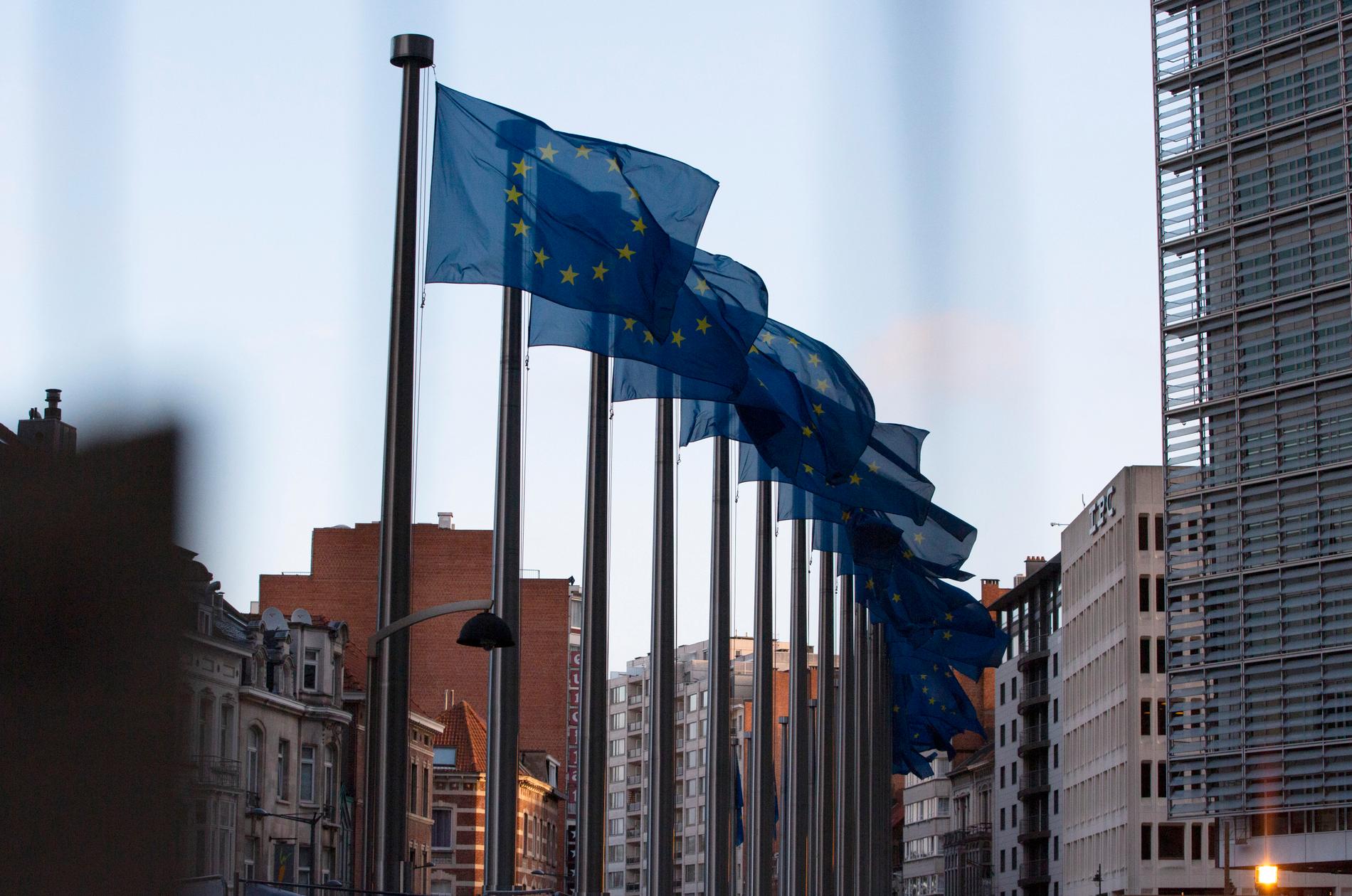 EU-flaggor utanför EU:s högkvarter på onsdagsmorgonen.