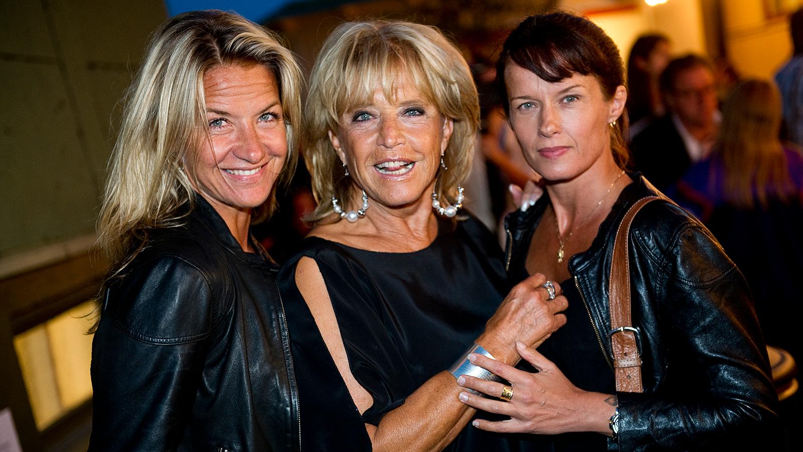 Barbro ”Lill-Babs” Svensson med döttrarna Kristin Kaspersen (t v) och Malin Berghagen.