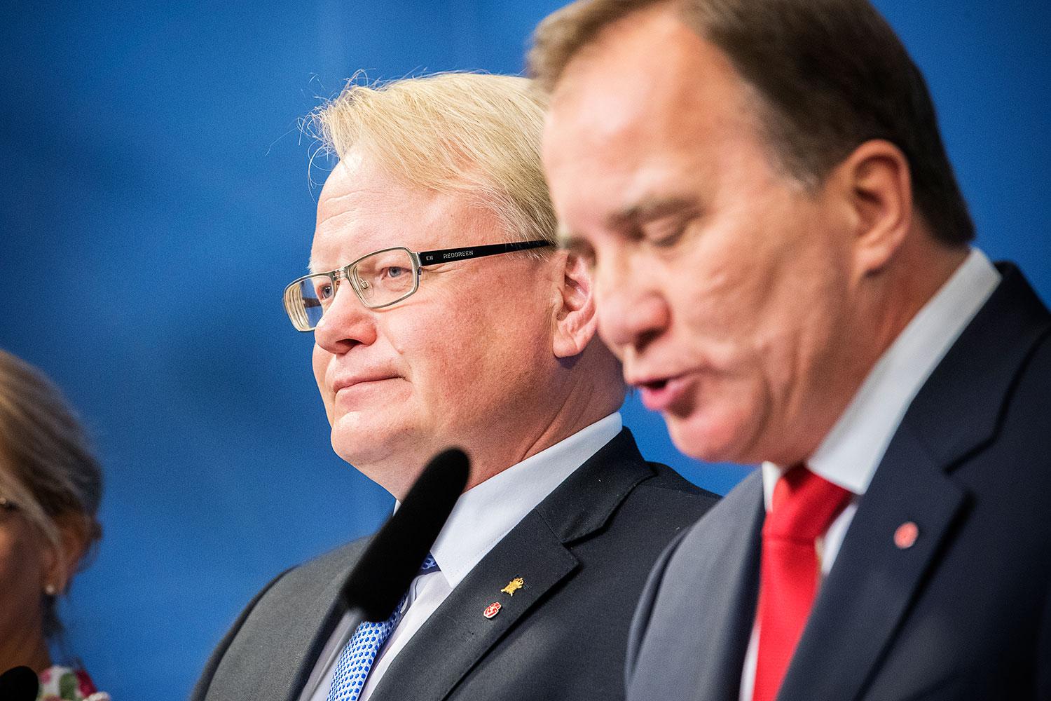 Försvarsminister Peter Hultqvist och statsminister Stefan Löfven.