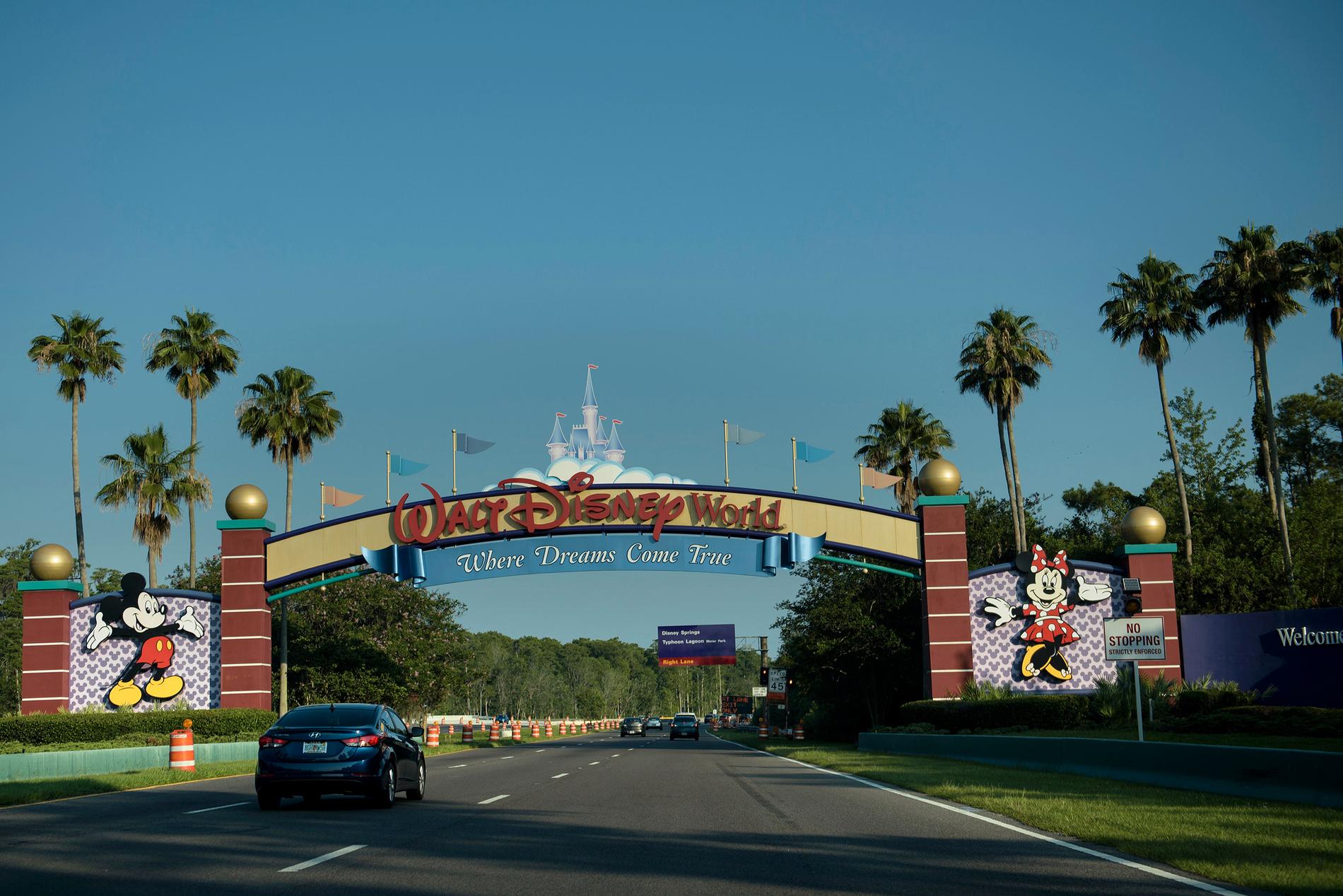 Entrén till Disney World utamför Orlando, Florida.
