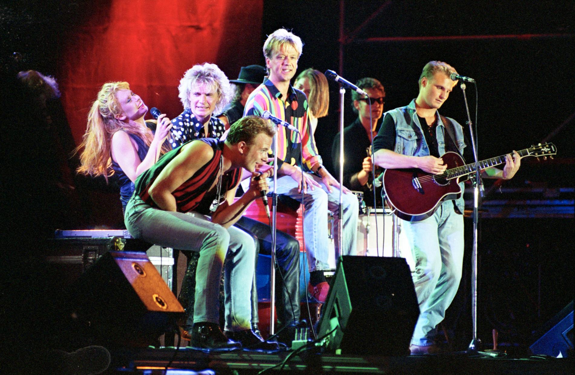 Badrock på Öland. Nikolaj Steen, Sanne Salomonsen, Tommy Nilsson, Björn Skifs, Stefan Andersson på scenen 1992