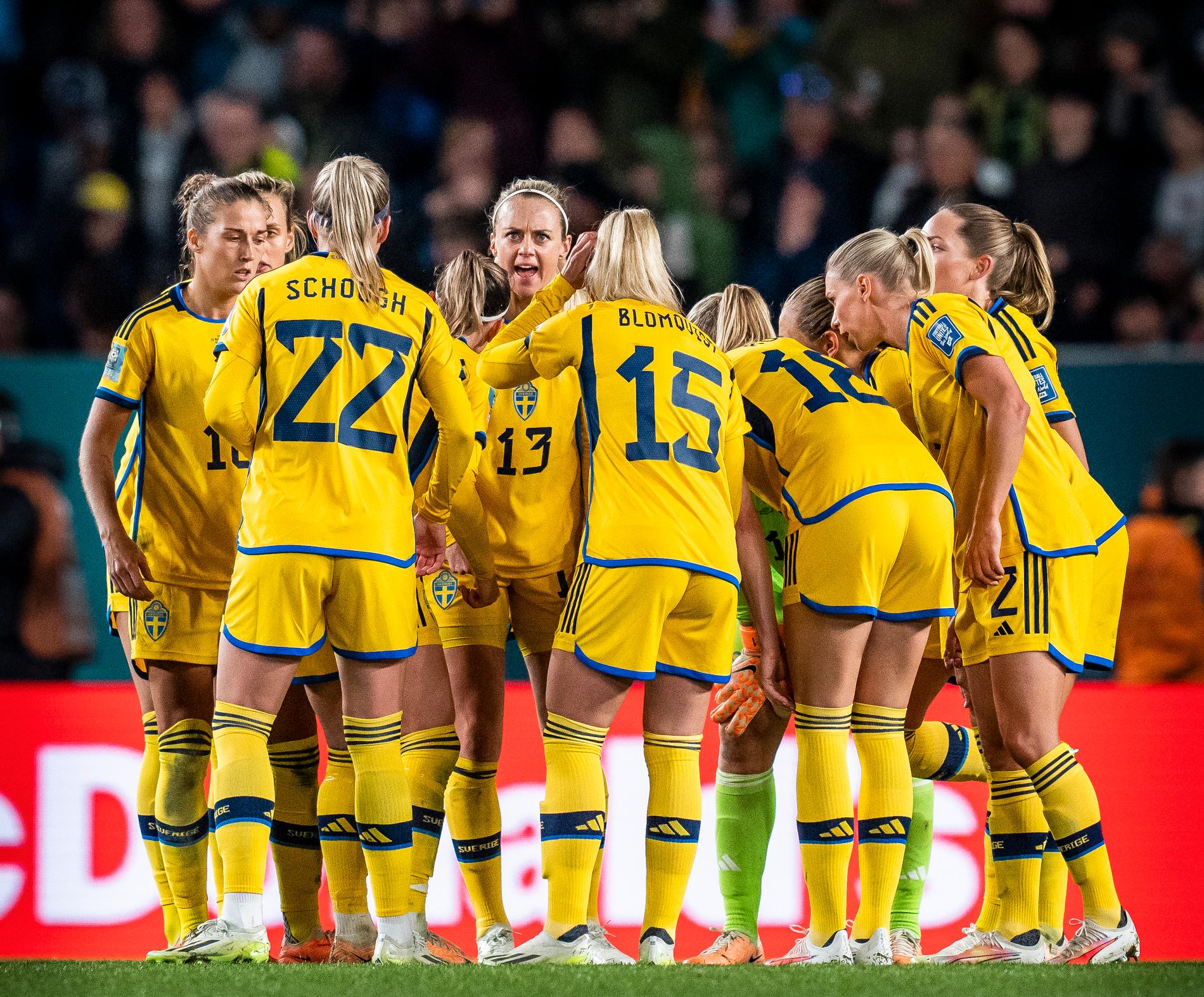 Svenska laget under VM-semifinalen mot Spanien. 