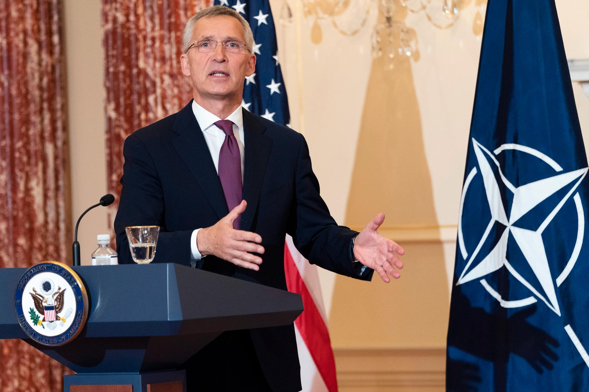 Natos generalsekreterare Jens Stoltenberg ska möta svenska, finländska och turkiska representanter i Bryssel inom de närmaste dagarna. Det säger han under en presskonferens med USA:s utrikesminister Antony Blinken på onsdagen.