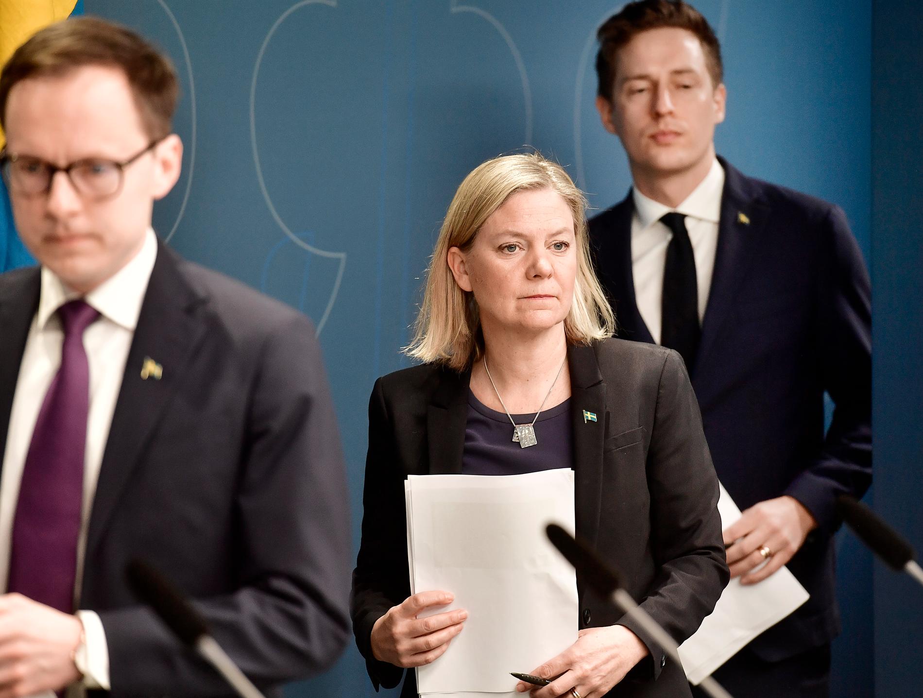 Finansminister Magdalena Andersson presenterade regeringens krispaket. 300 miljarder ska satsas på att stötta företag och arbetstagare. 
