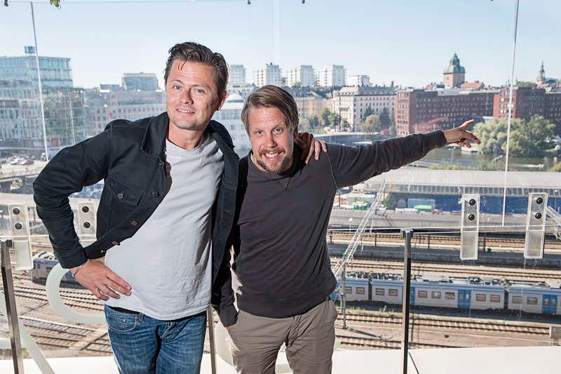 Filip och Fredrik gör film av sin bok ”Tårtgeneralen” - med Robert Gustafsson i huvudrollen.