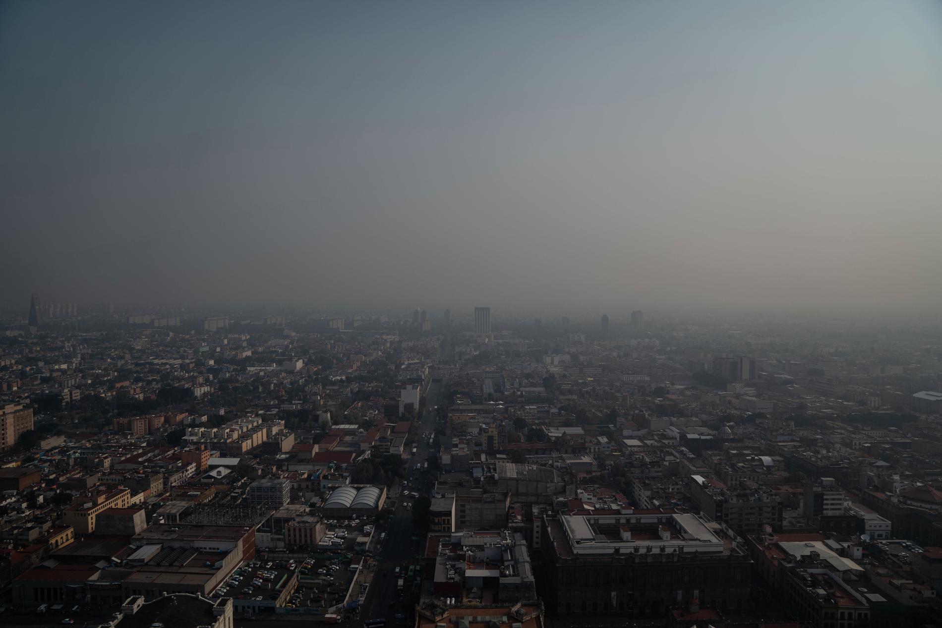 20-miljonersstaden täcks av tät smog.