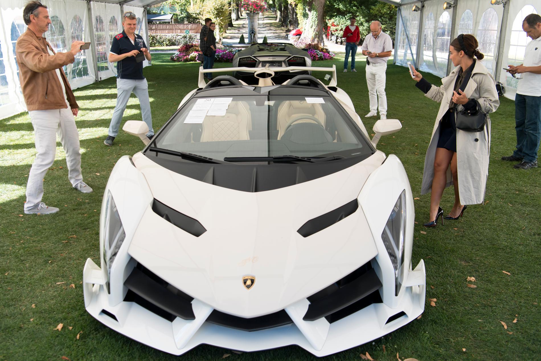 En Lamborghini Veneno Roadster såldes på söndagen för motsvarande 80 miljoner kronor. Bilen har tillhört Ekvatorialguineas vicepresident Teodorín Nguema Obiang.