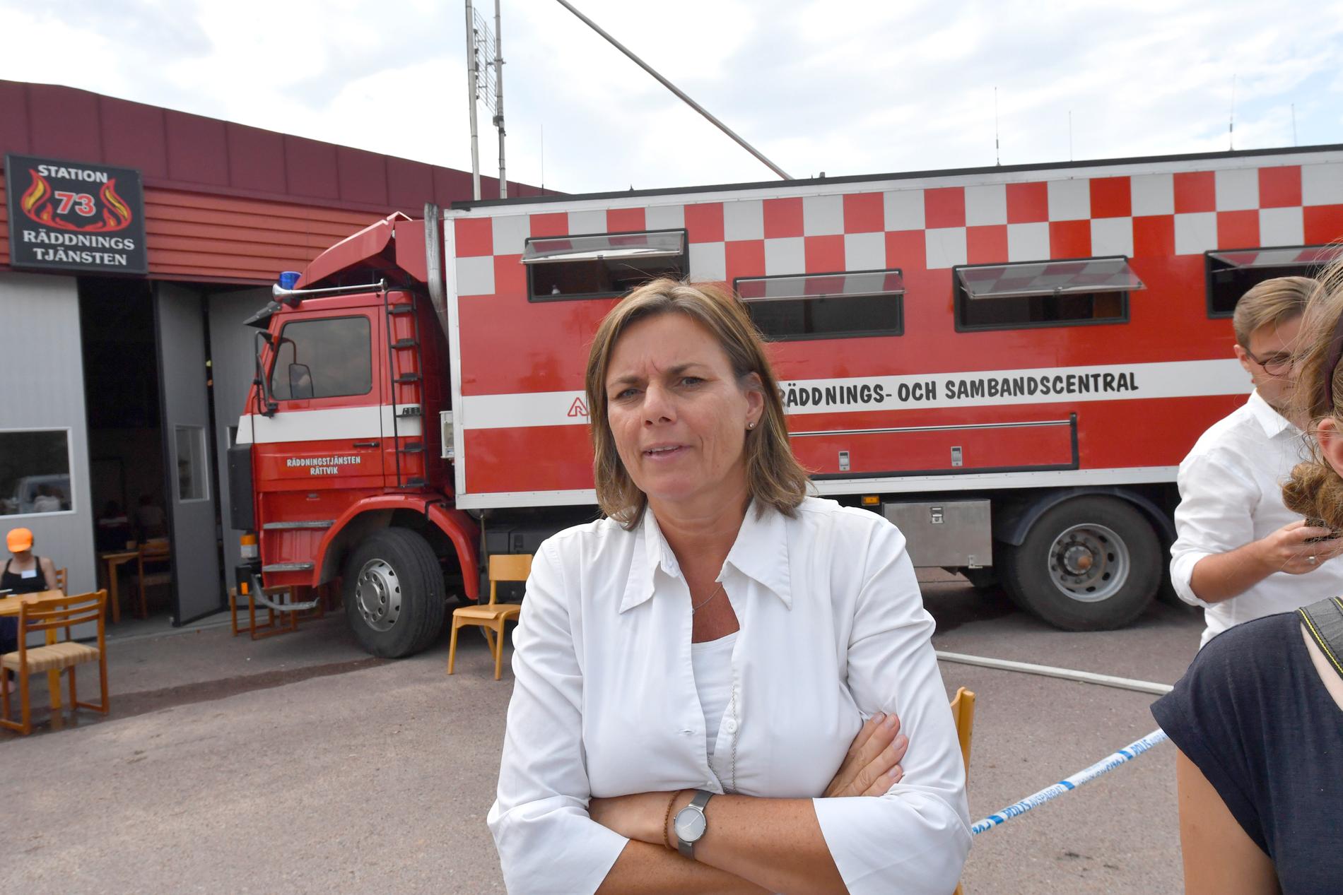 Vice statsminister Isabella Lövin besökte Älvdalens skjutfält med anledning av torkan och bränderna i området.