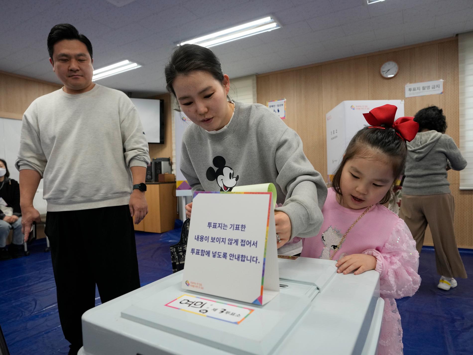 Splittrat Sydkorea går till val