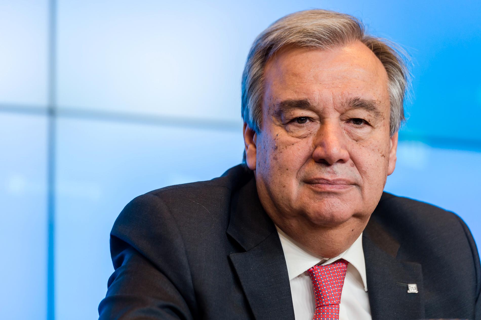 FN:s ordförande Antonio Guterres kräver att Ryssland drar tillbaka sin trupper. 