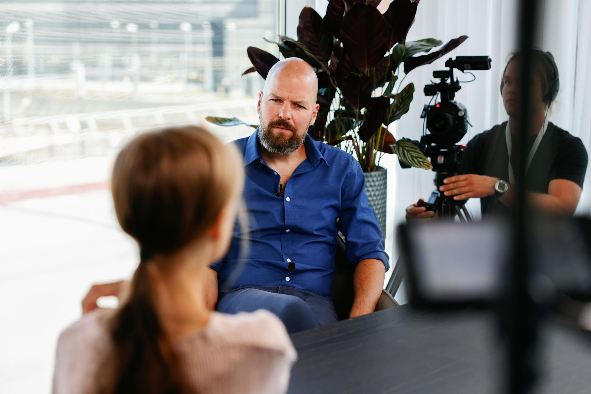 Jonathan Jeppsson, här intervjuad av Greta Thunberg för en BBC-dokumentär.
