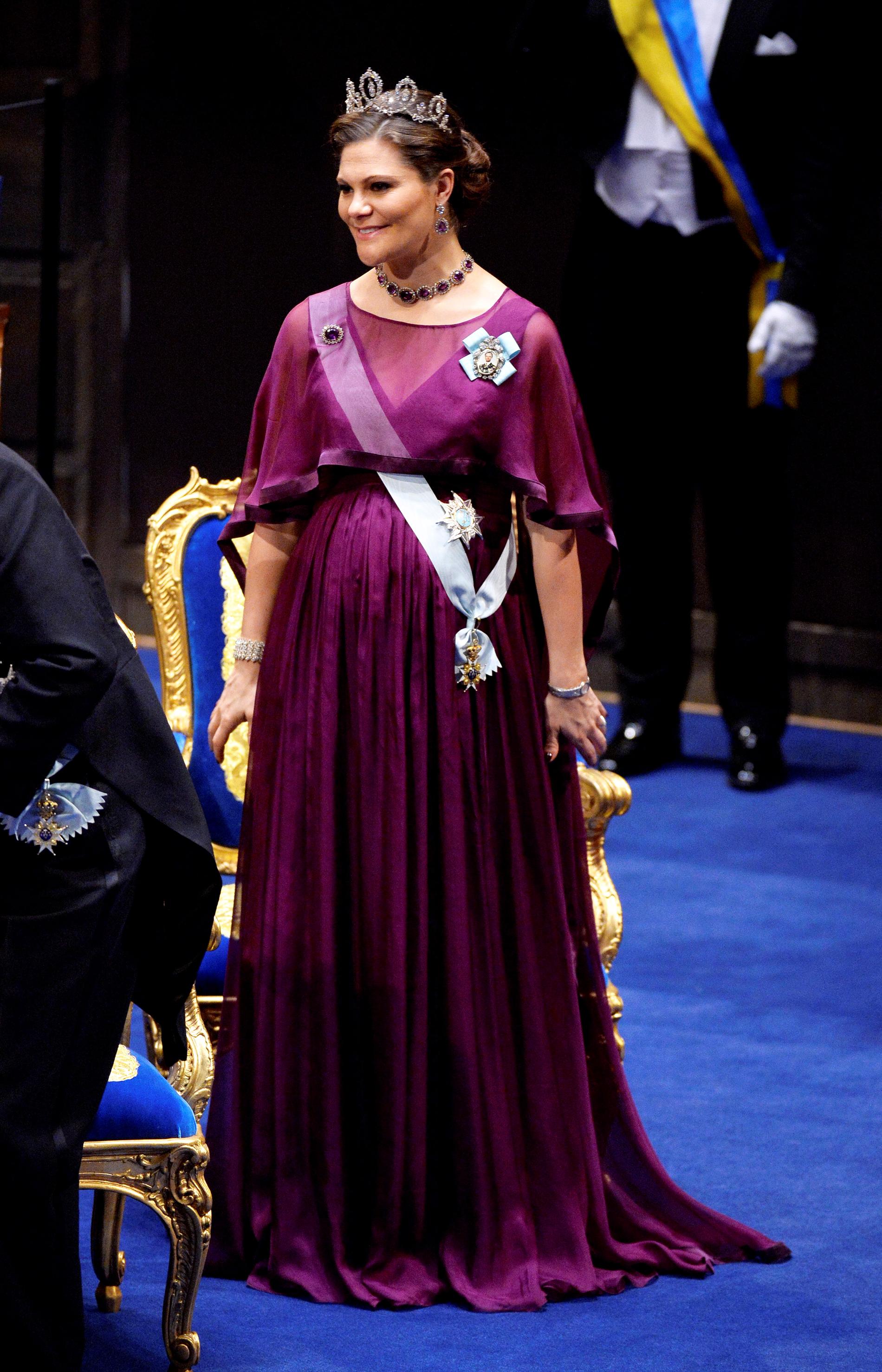 Kronprinsessan Victoria på fint humör under prisceremonin.