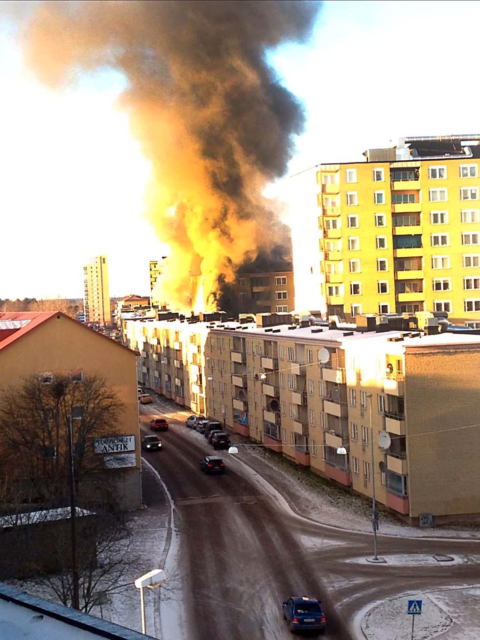 Tjock rökpelare i Eskilstuna.