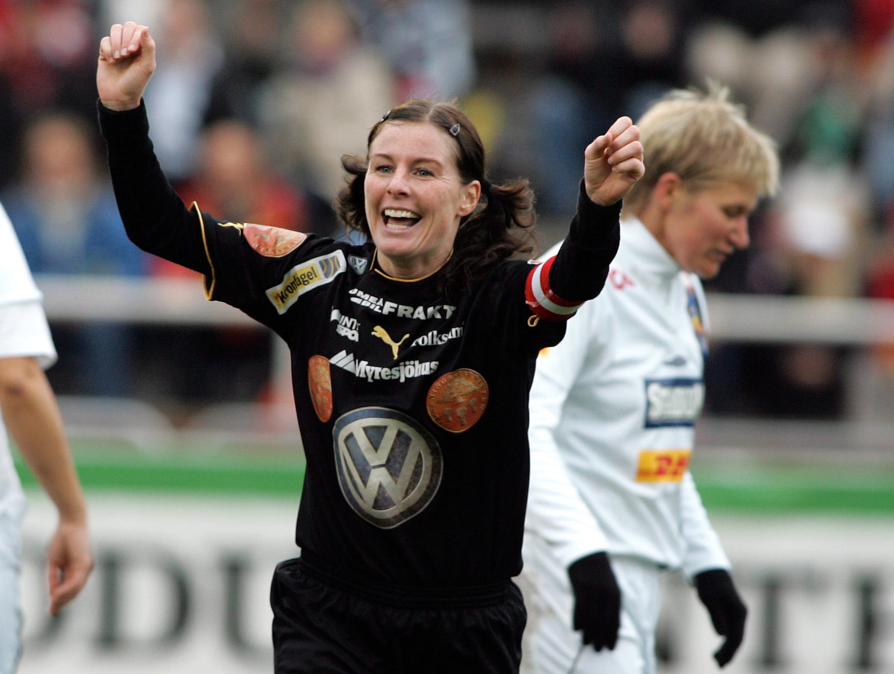 Moström under en match i damallsvenskan 2004