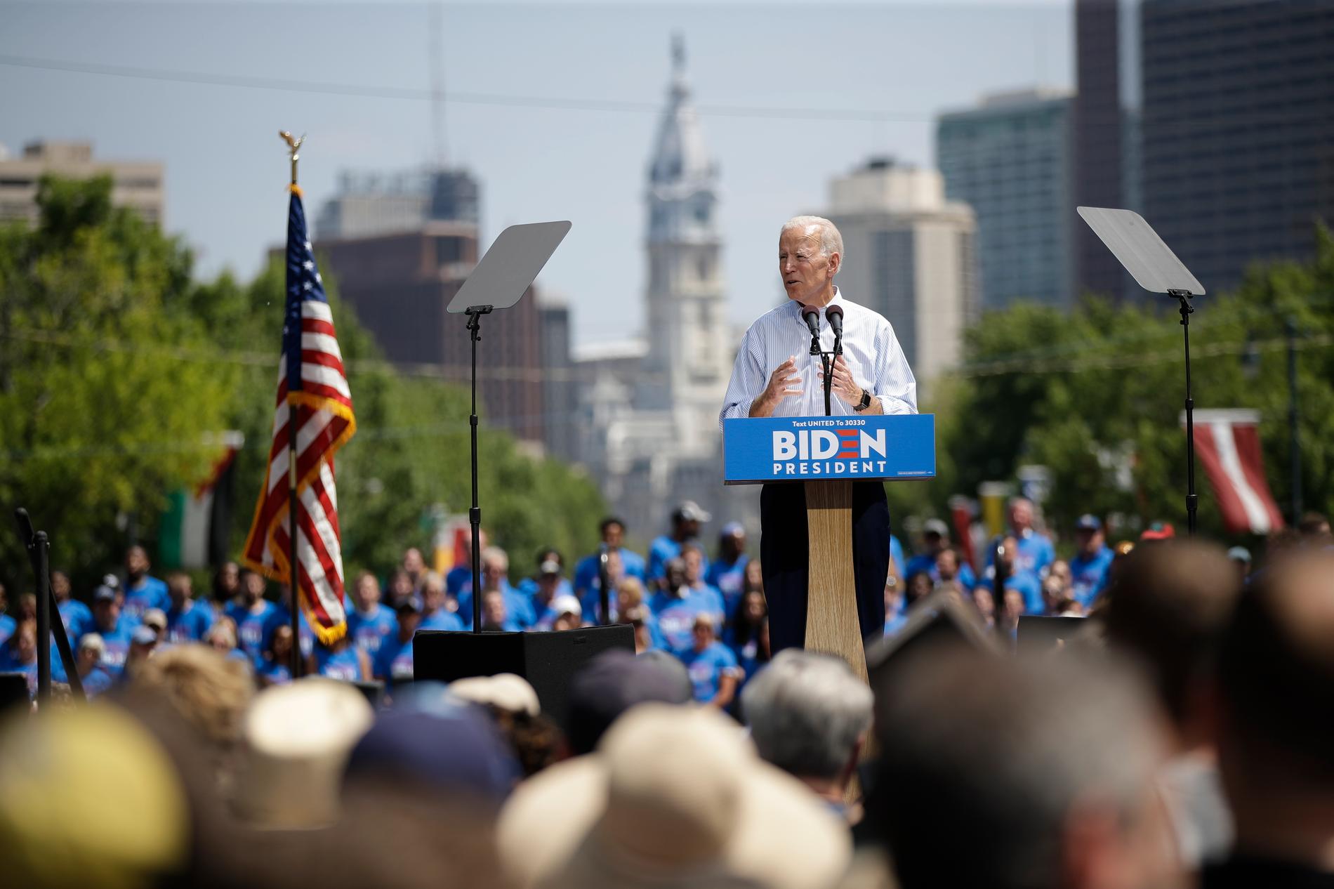 Demokraternas Joe Biden under sitt första kampanjmöte som arrangerades i Philadelphia på lördagen. Arkivbild.