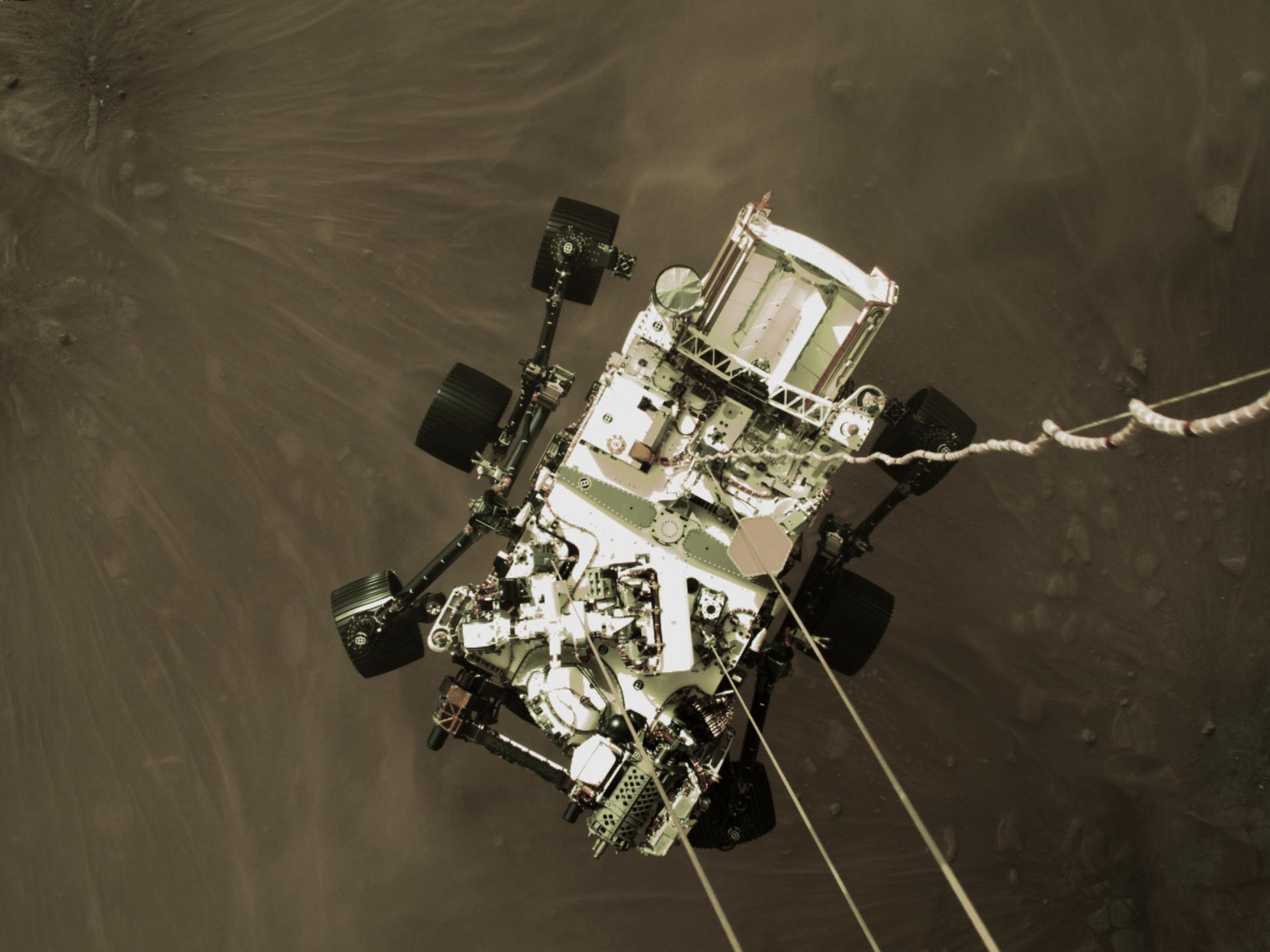 Nasas robot Perseverance sänder bilder från planeten Mars.