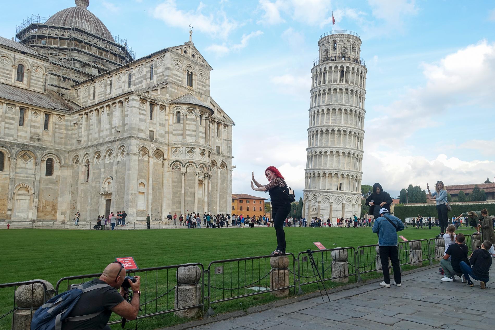 En gnutta mindre lutande torn i Pisa. Arkivbild.