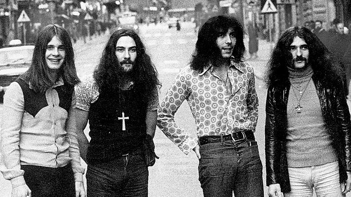 Black Sabbath. Från vänster Ozzy Osbourne, Bill Ward, Tony Iommi och Geezer Butler, fotograferade på Kungsgatan under ett stockholmsbesök 1971. Foto: Tommy Mardell